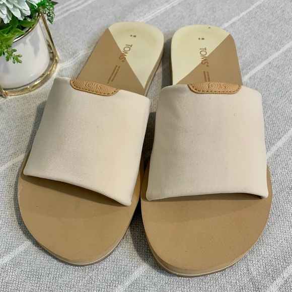 Toms Shoes - TOMS Carly Sandal Women’s Slides Size 6